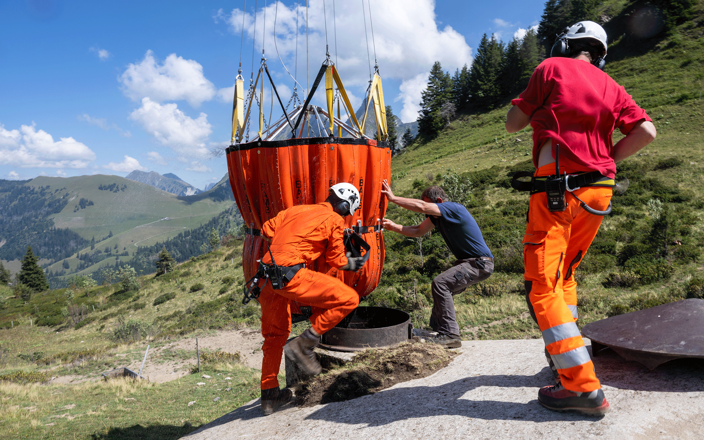 Wassertransport im Kanton Fribourg im August 2022. ©VBS/DDPS, Jonas Kambli