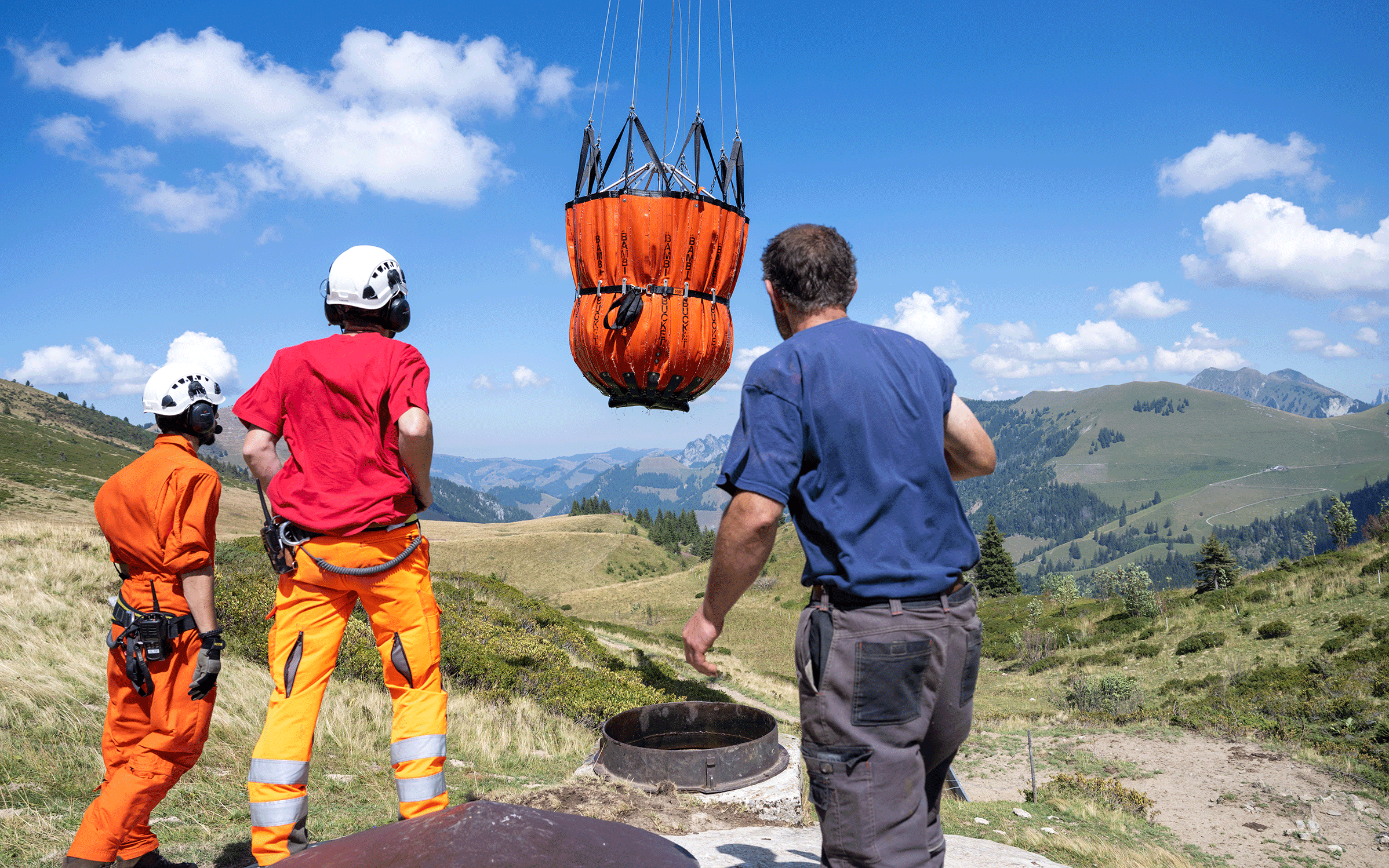 Wassertransport im Kanton Fribourg im August 2022. ©VBS/DDPS, Jonas Kambli