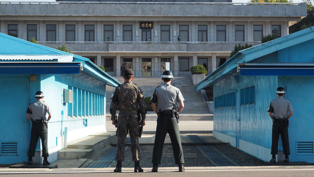 Die Neutrale Überwachungskommission für den Waffenstillstand in Korea (NNSC) stellt die älteste friedensfördernde Mission der Schweizer Armee dar. Bereits 1953 beschloss der Bundesrat, rund 150 Armeeangehörige nach Korea zu entsenden. Heute stehen fünf Schweizer Offiziere und fünf schwedische Offiziere in dieser Mission im Einsatz und sind in Panmunjom unmittelbar südlich der militärischen Demarkationslinie stationiert. Die Hauptaufgabe der NNSC stellt nach wie vor die Überwachung des Waffenstillstandsabkommens dar, welches 1953 unterzeichnet wurde. Dazu gehören unter anderem Inspektionen von Beobachtungs- und Wachposten sowie Waffenstellungen oder das Beobachten von Militärübungen im Süden sowie Sonderuntersuchungen bei vermuteten Waffenstillstandsverletzungen.
