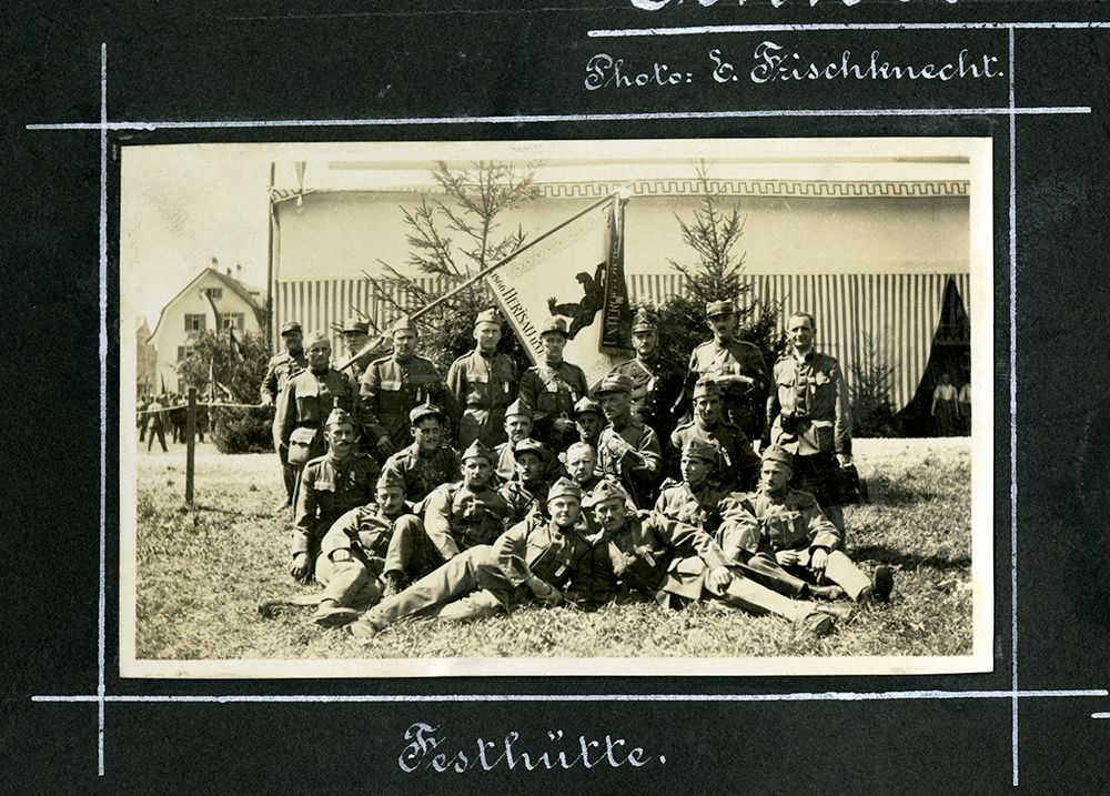 Fotoalbum Unteroffiziersverein, Unteroffizierstage 1925, Festhütte