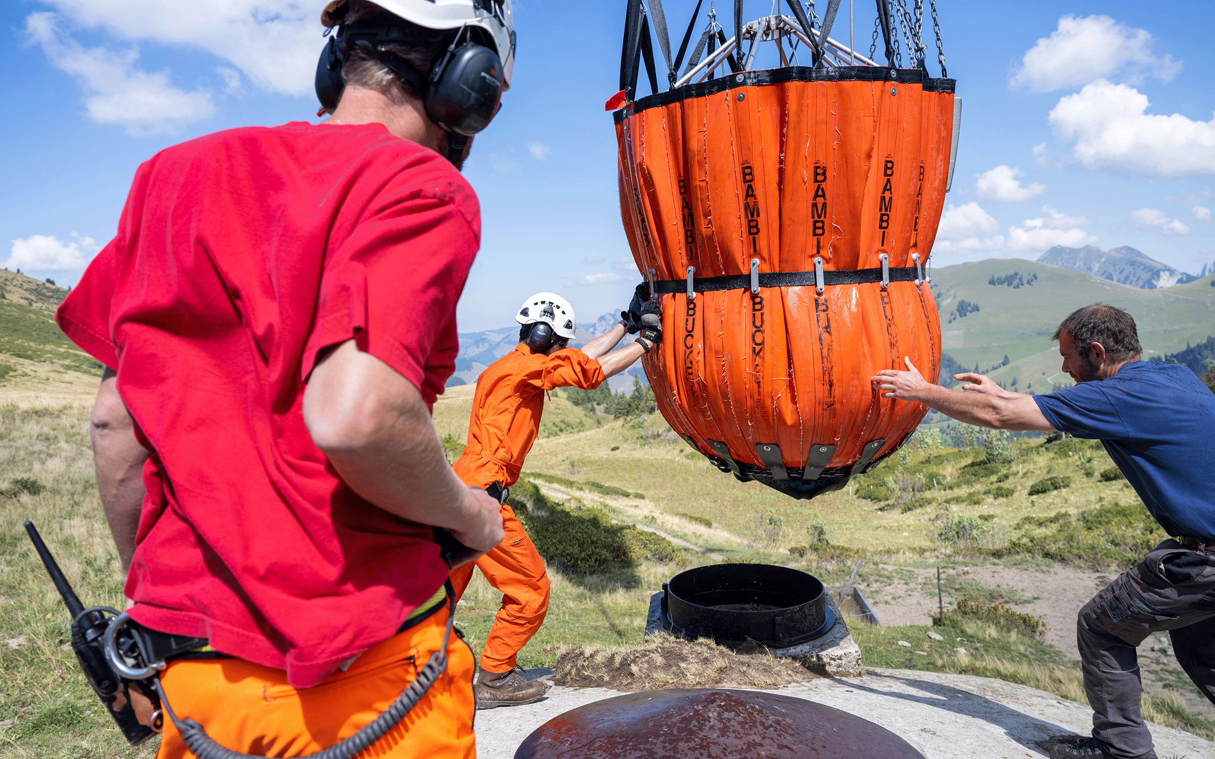 Wassertransport im Kanton Fribourg im August 2022. ©VBS/DDPS, Jonas Kambli