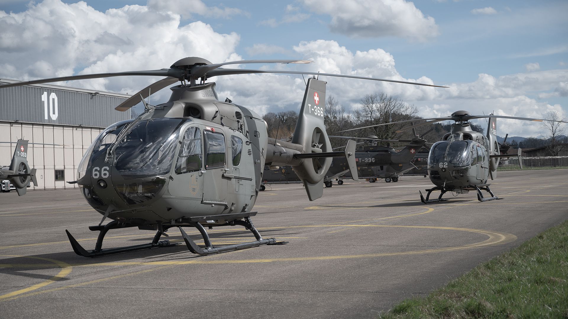 EC635 devant le hangar 10 de la base aérienne de Dübendorf