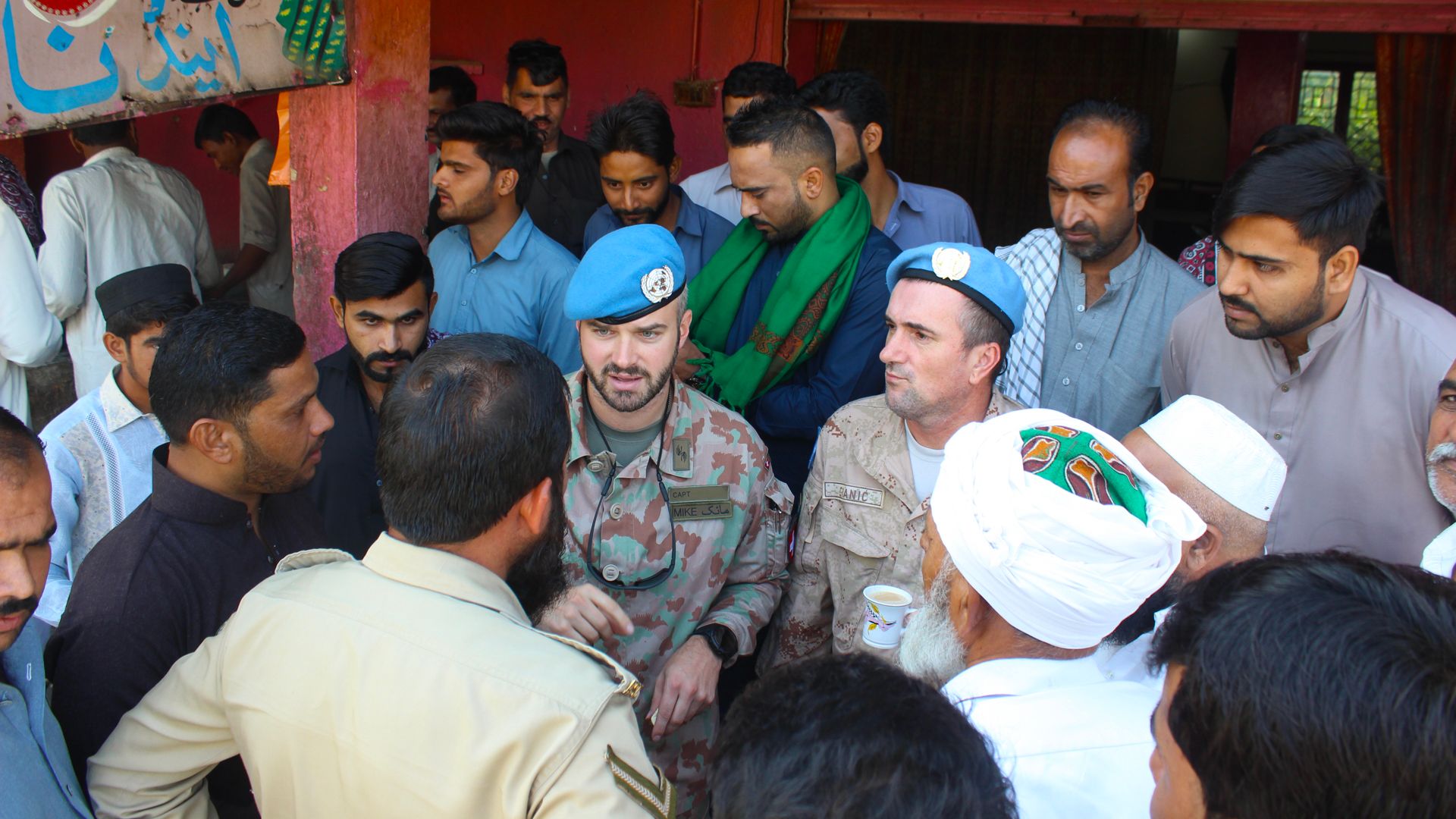 Les observatrices et observateurs militaires ne sont pas armés et sont impartiaux. Dans les discussions relatives à la transformation des missions de l’ONU, on leur attribue également un rôle important pour le futur.