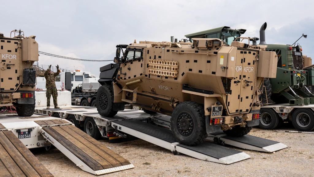 Dans un environnement d’engagement multinational et en coopération avec d’autres forces armées, l’Armée suisse renforce et développe ses capacités et ses compétences dans des conditions d’engagement réelles.