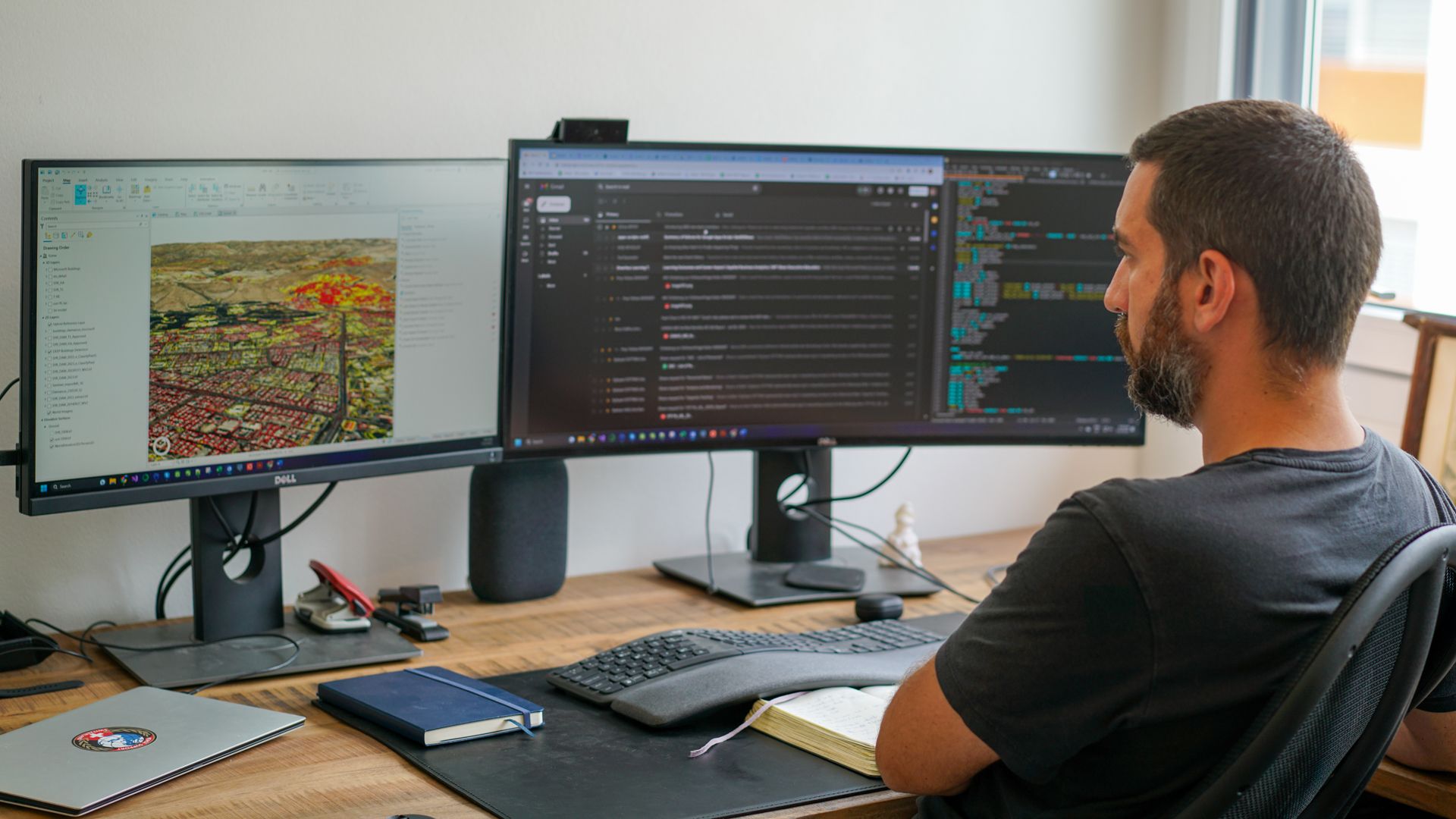 Lionel Fragnière racconta il suo lavoro quotidiano come specialista gestione e analisi delle informazioni presso UN Office for Project Services (UNOPS) a Ginevra.