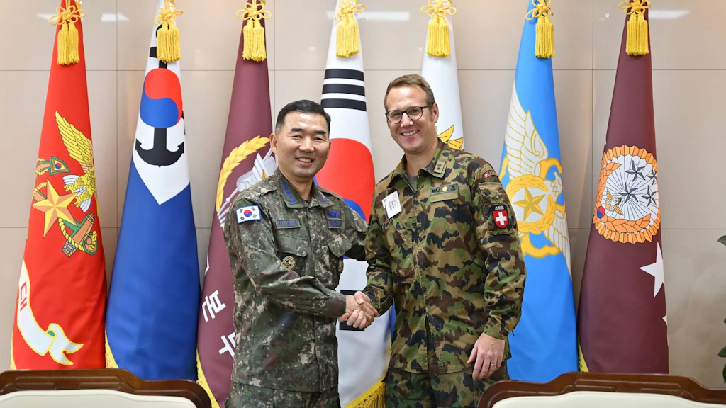 Il maggiore Daniel ha potuto presentare a Seul la nuova soluzione di E-Learning sviluppata per la NNSC al generale a quattro stelle coreano Jin Yong Sung, Chairman Joint Chiefs of Staff.