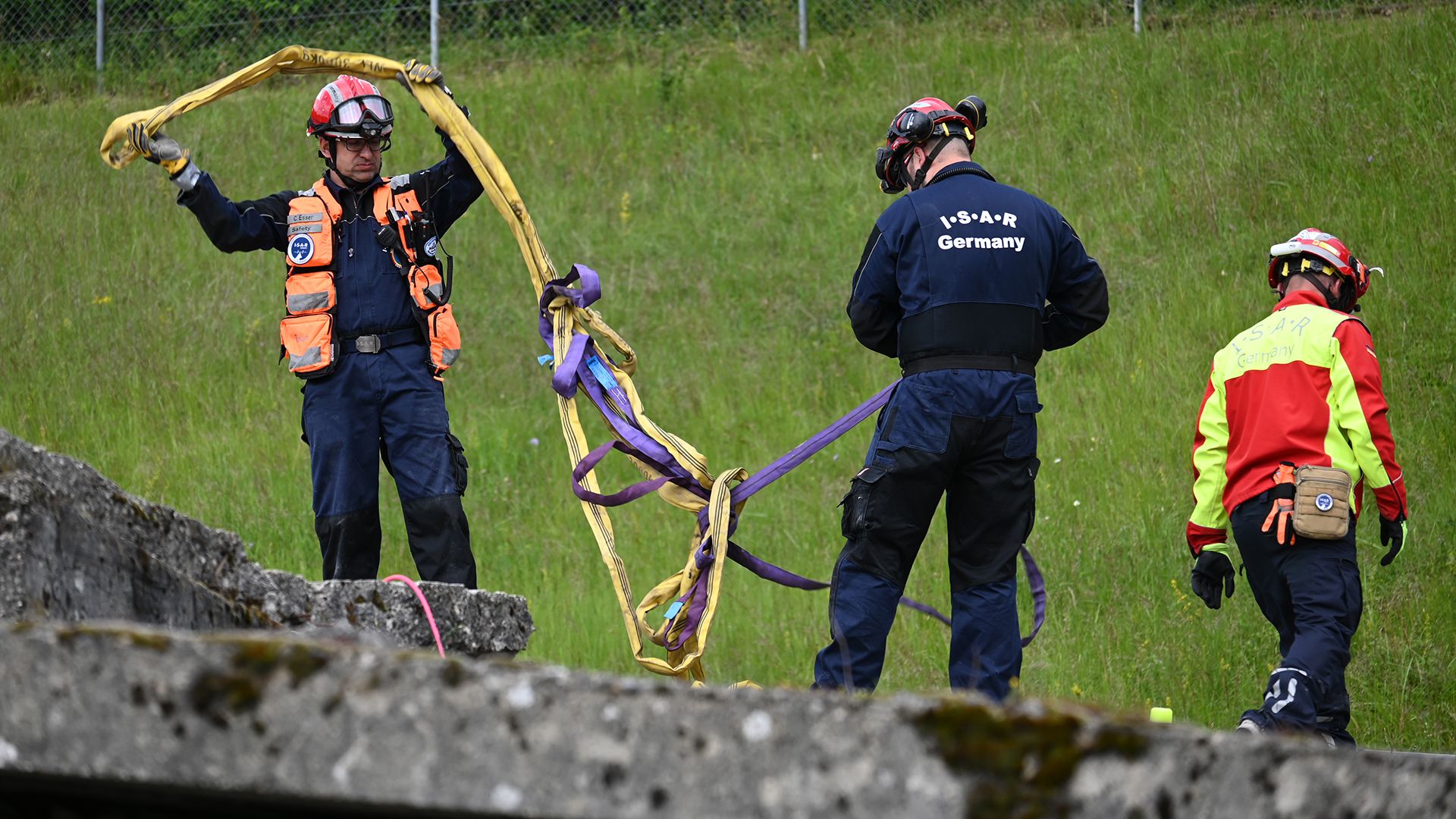 Il team di ricerca e salvataggio ISAR Germany impegnato in un impiego.