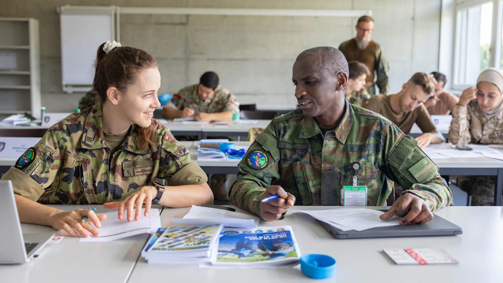 Nell’ambito di workshop, le future e i futuri peacekeeper hanno approfondito le proprie conoscenze attraverso casi di studio, discussioni e presentazioni proprie.