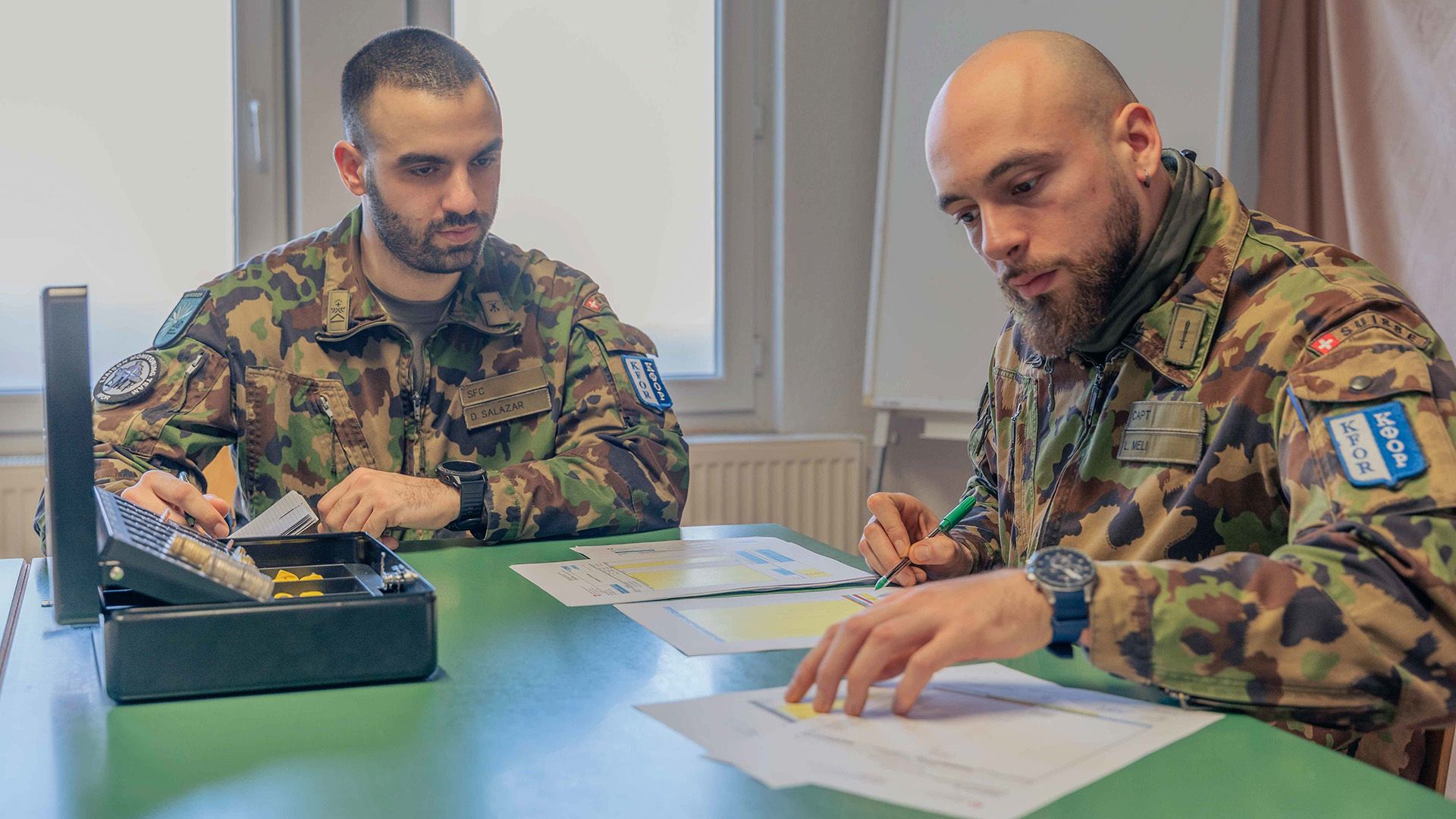 Capitano Luca Meli, quartiermastro del contingente svizzero 49.