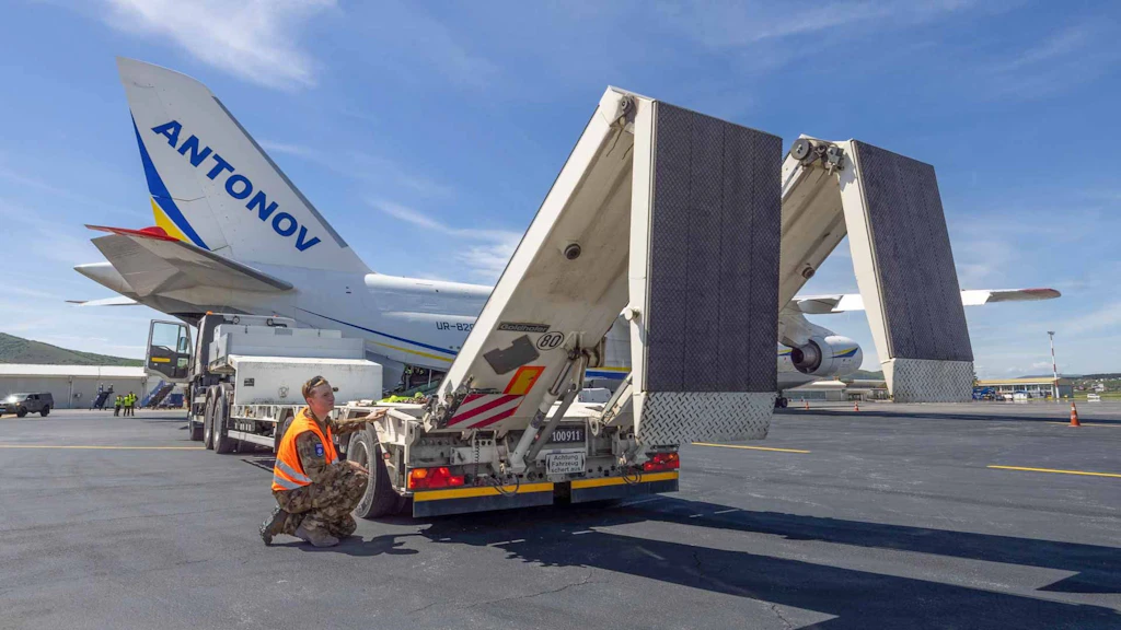 Il nuovo rotore, del diametro di circa cinque metri e mezzo, è stato trasportato per via aerea con un Antonov dalla Germania.