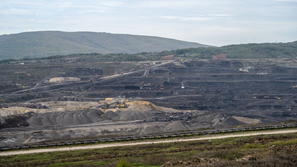 Gli impianti della «Korporate Energjetike e Kosovës» (KEK) rivestono un’importanza notevole per l‘economia e la popolazione kosovara,  motivo per cui il monitoraggio di tali impianti è un compito fondamentale anche in seno alla KFOR.