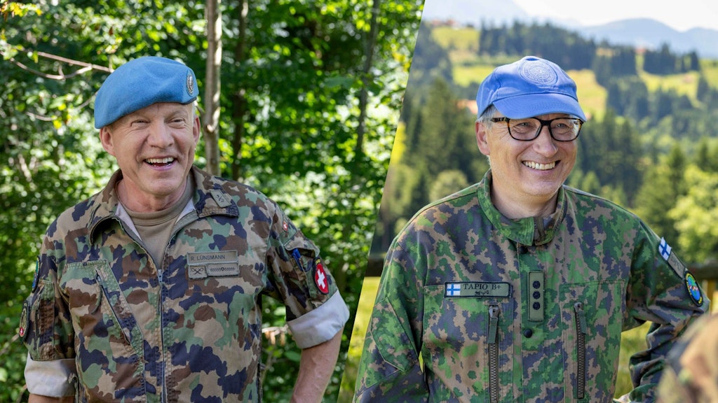 Gli istruttori esperti, il tenente colonnello Ralf Lündsmann e il capitano Tapio Syväosa della Finlandia, portano nella formazione la loro esperienza maturata in diversi paesi.