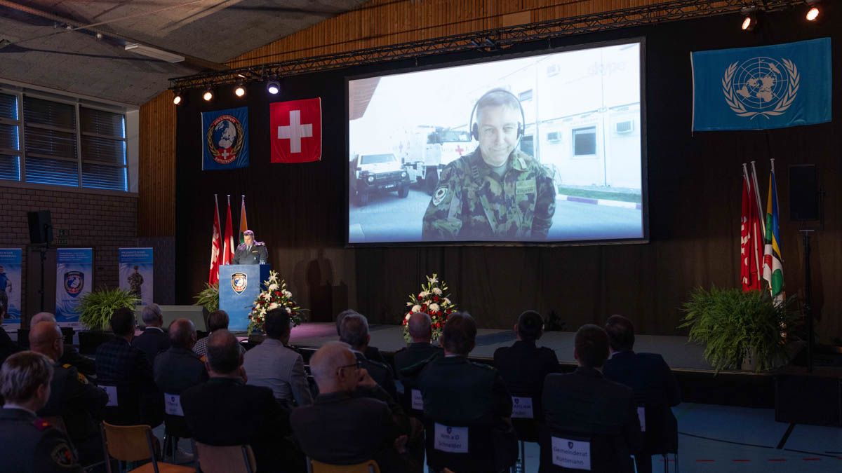 Il colonnello di Stato Maggiore Alexandre Vautravers, comandante nazionale del contingente SWISSCOY 51, ha fornito una panoramica aggiornata dei suoi compiti e delle sfide affrontate.