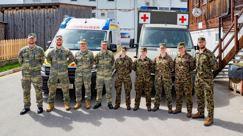 Il Medical Center di Camp Film City è gestito da un team internazionale: specialisti svizzeri e austriaci lavorano qui a stretto contatto da anni.